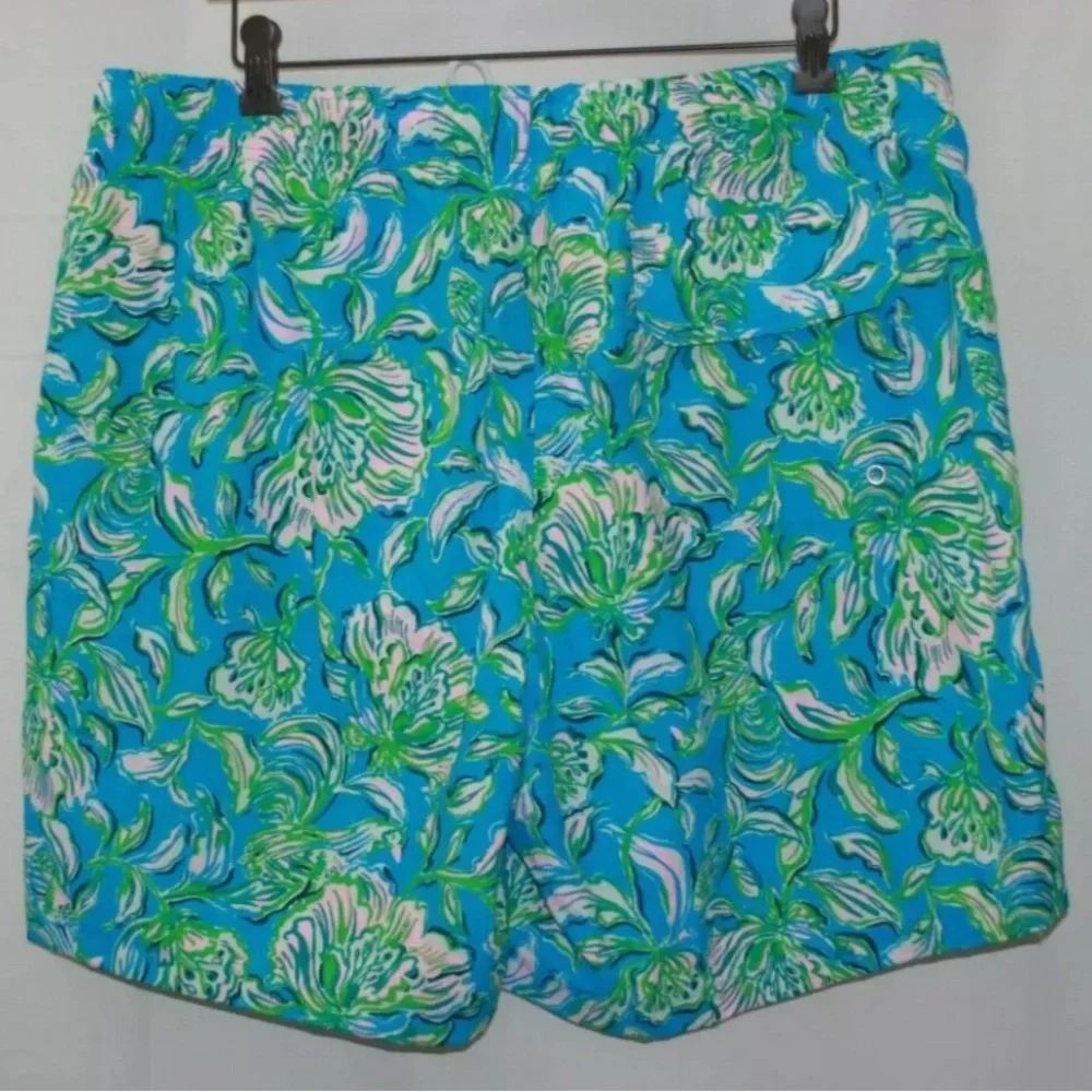 New Lilly Pulitzer XXL Cumulus Blue Chick Magnet swim trunks - Picture 3 of 3